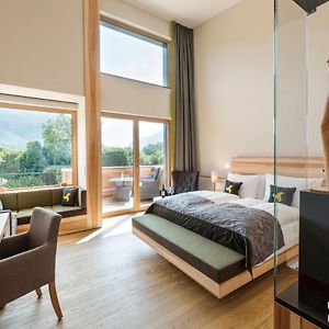 Deluxe Zimmer mit Kingsize-Bett